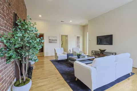 Living - 1125 St Gregory St, Cincinnati, OH 45202 photo 3 of 4