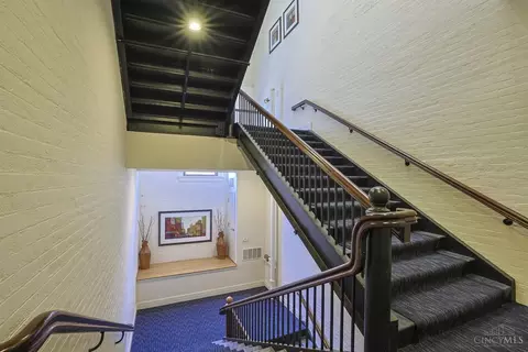 Entry Way - 1125 St Gregory St, Cincinnati, OH 45202 photo 5 of 6