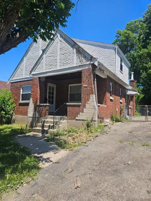 3920 Roswell Ave, Cheviot, OH 45211
