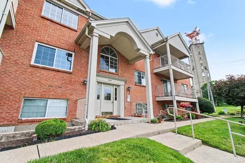 Exterior - 5769 Cheviot Rd, Cincinnati, OH 45247 photo 2 of 5