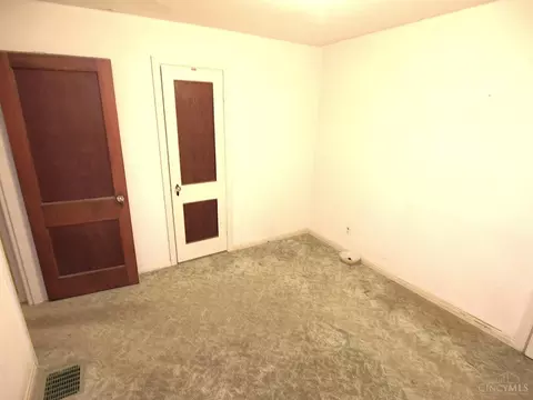 Bedroom - 1646 Quebec Rd, Cincinnati, OH 45205 photo 4 of 4