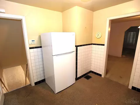 Kitchen - 1646 Quebec Rd, Cincinnati, OH 45205 photo 2 of 2