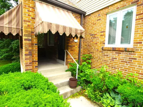 Exterior - 1646 Quebec Rd, Cincinnati, OH 45205 photo 2 of 3