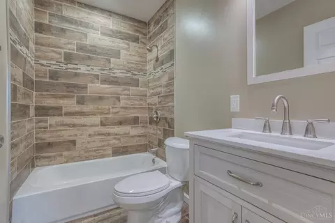 Bath - 3319 Cavanaugh Ave, Cincinnati, OH 45211 photo 1 of 1