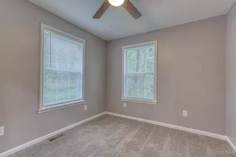 Bedroom - 3319 Cavanaugh Ave, Cincinnati, OH 45211 photo 3 of 8