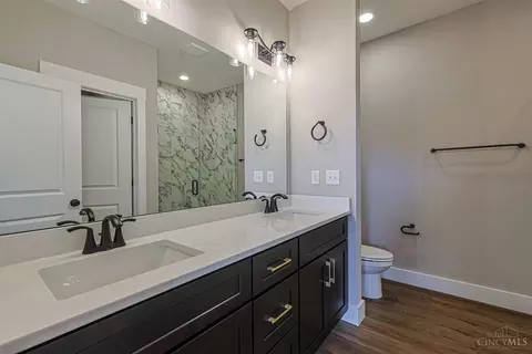 Bath - 3664 Silax Dr, Hamilton, OH 45013 photo 1 of 3