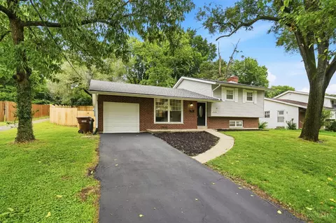 10686 Chelmsford Rd, Forest Park, OH 45240 photo 3