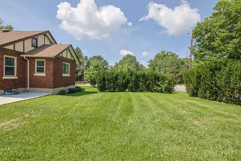 Exterior - 3247 Autumn Ln, Cincinnati, OH 45239 photo 10 of 12