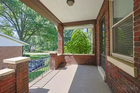 Exterior - 3247 Autumn Ln, Cincinnati, OH 45239 photo 6 of 12