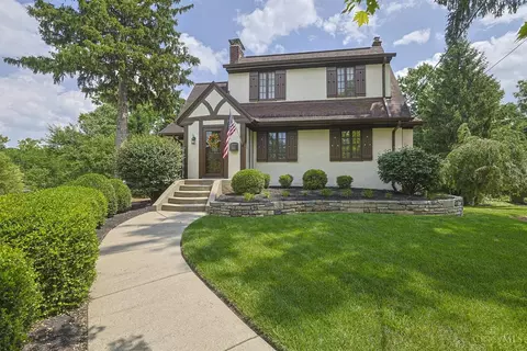 1242 Garden Cir, Wyoming, OH 45215