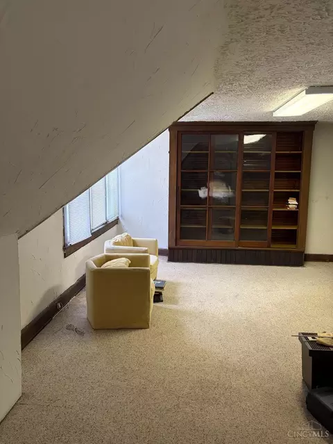 1363 Myrtle Ave, Cincinnati, OH 45206