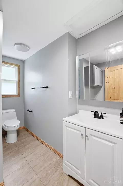 Bath - 239 Burkhart Ave, Reading, OH 45215 photo 4 of 5