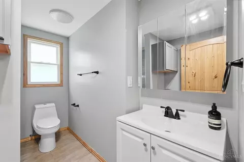 Bath - 239 Burkhart Ave, Reading, OH 45215 photo 3 of 5