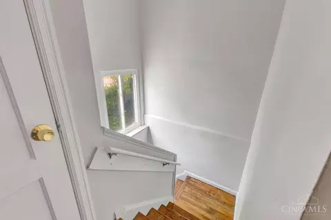 Entry Way - 1401 Beech Ave, Cincinnati, OH 45205 photo 3 of 5