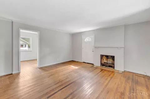 Living - 1401 Beech Ave, Cincinnati, OH 45205 photo 5 of 5