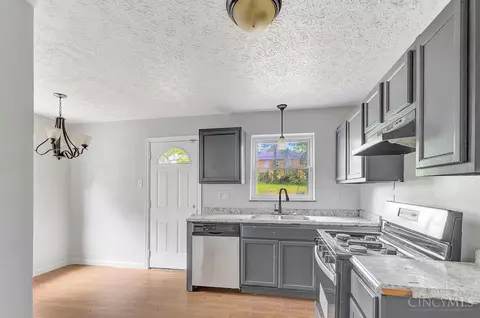 Kitchen - 1401 Beech Ave, Cincinnati, OH 45205 photo 1 of 5