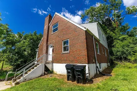 Exterior - 1401 Beech Ave, Cincinnati, OH 45205 photo 5 of 11