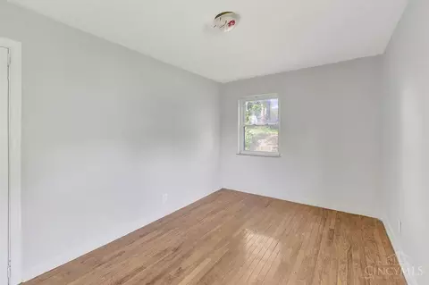Bedroom - 1401 Beech Ave, Cincinnati, OH 45205 photo 3 of 12