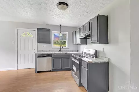 Kitchen - 1401 Beech Ave, Cincinnati, OH 45205 photo 5 of 5