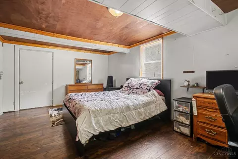 Bedroom - 6612 River Rd, Harrison, OH 45030 photo 2 of 5