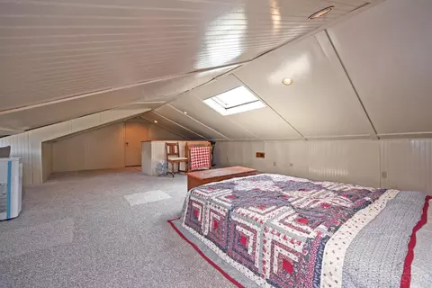 Bedroom - 3915 Taft Ave, Cheviot, OH 45211 photo 5 of 5