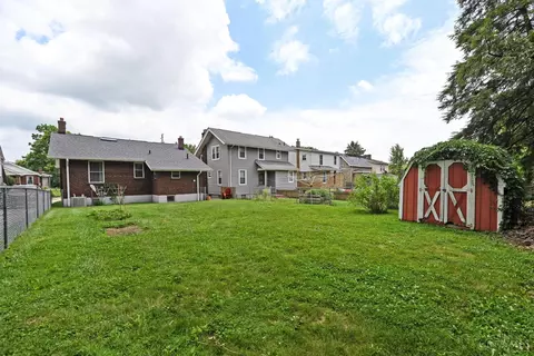 Exterior - 3915 Taft Ave, Cheviot, OH 45211 photo 10 of 12