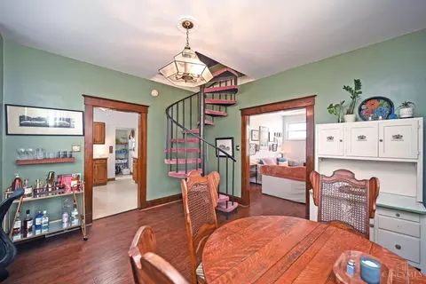 Dining - 3915 Taft Ave, Cheviot, OH 45211 photo 2 of 3