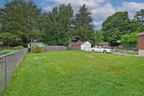 Exterior - 3915 Taft Ave, Cheviot, OH 45211 photo 7 of 12