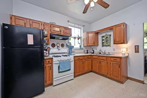 Kitchen - 3915 Taft Ave, Cheviot, OH 45211 photo 2 of 3