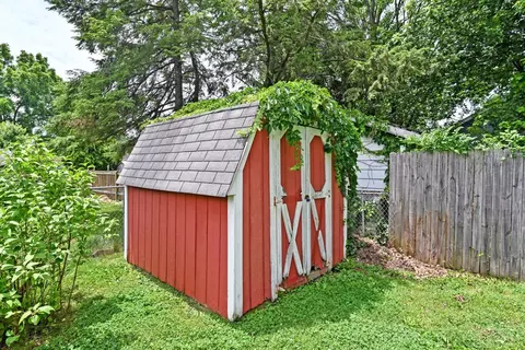 Exterior - 3915 Taft Ave, Cheviot, OH 45211 photo 9 of 12