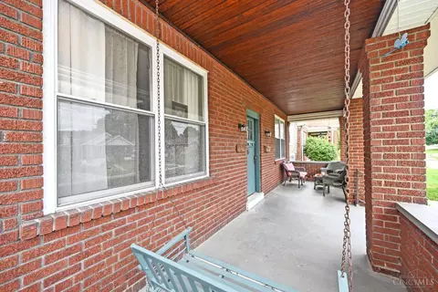 Exterior - 3915 Taft Ave, Cheviot, OH 45211 photo 5 of 12