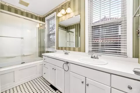 Bath - 4452 Carnation Ave, Cincinnati, OH 45238 photo 2 of 2