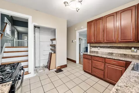 Entry Way - 4452 Carnation Ave, Cincinnati, OH 45238 photo 1 of 1