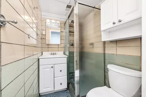 Bath - 4452 Carnation Ave, Cincinnati, OH 45238 photo 1 of 2