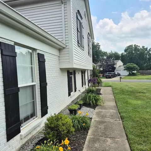 3276 Greenwich Dr, Fairfield, OH 45014