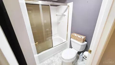 Bath - 1287 Ebenezer Rd, Cincinnati, OH 45233 photo 6 of 8