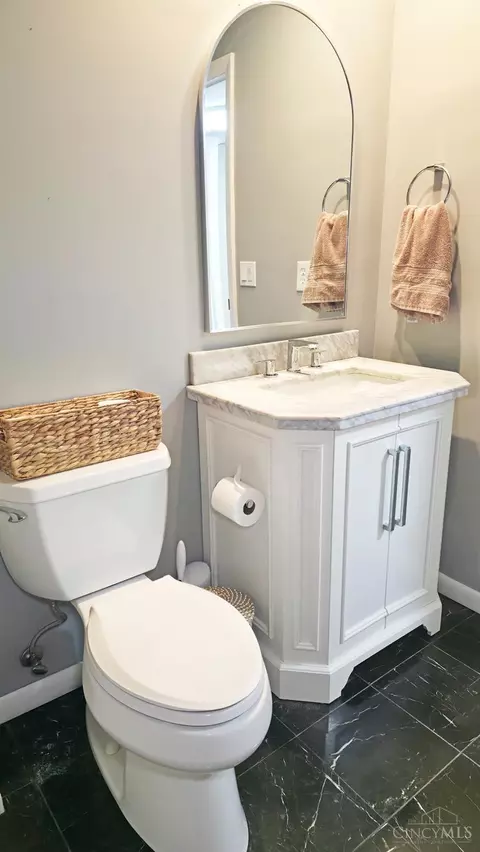 Bath - 1287 Ebenezer Rd, Cincinnati, OH 45233 photo 3 of 8