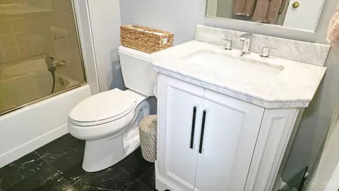 Bath - 1287 Ebenezer Rd, Cincinnati, OH 45233 photo 2 of 8