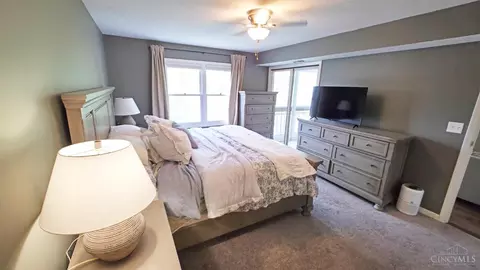 Bedroom - 1287 Ebenezer Rd, Cincinnati, OH 45233 photo 4 of 4