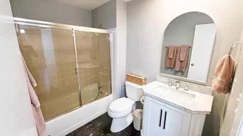 Bath - 1287 Ebenezer Rd, Cincinnati, OH 45233 photo 1 of 8