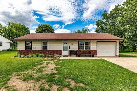 223 Dean Dr, Farmersville, OH 45325