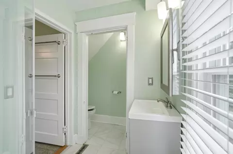 Bath - 6616 Roe St, Cincinnati, OH 45227 photo 3 of 4