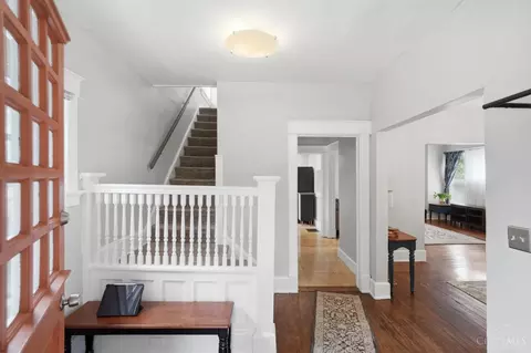 Entry Way - 6616 Roe St, Cincinnati, OH 45227 photo 2 of 10
