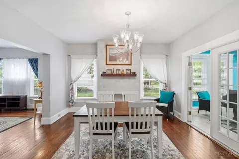 Dining - 6616 Roe St, Cincinnati, OH 45227 photo 3 of 3