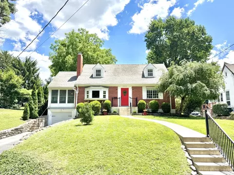 5042 Collinwood Pl, Cincinnati, OH 45227