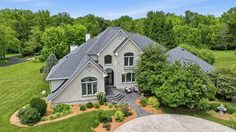 2372 Manistique Lakes Dr, Lebanon, OH 45036
