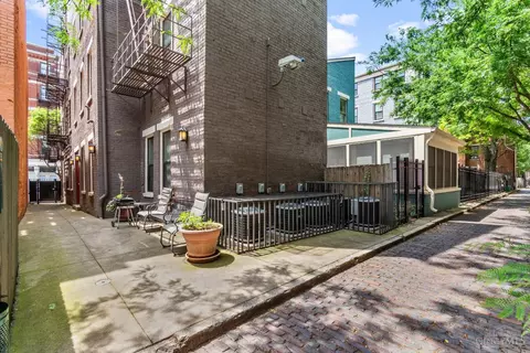 Exterior - 1406 Republic St, Cincinnati, OH 45202 photo 4 of 4