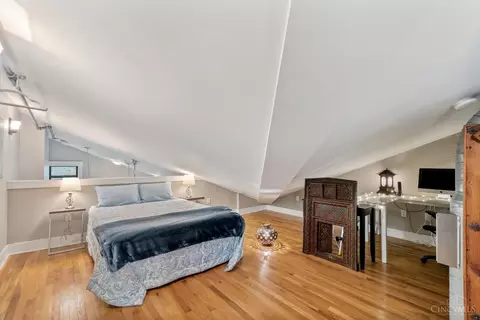 Bedroom - 1406 Republic St, Cincinnati, OH 45202 photo 3 of 3