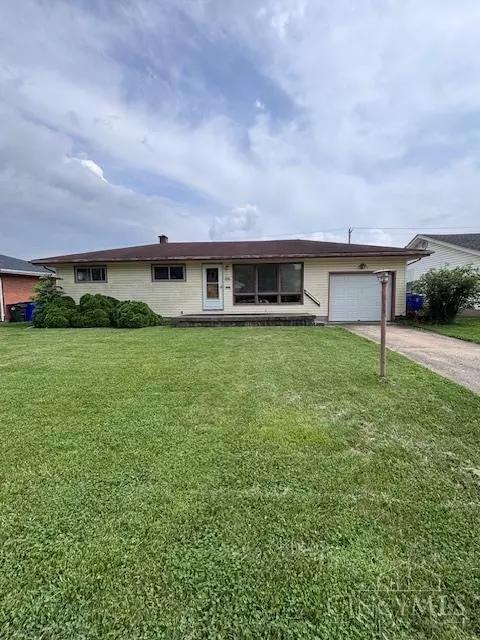 881 Sanders Dr, Hamilton, OH 45013