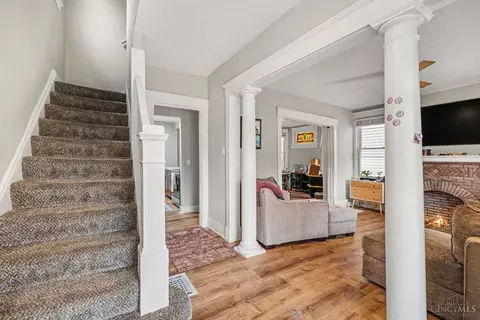 Entry Way - 2804 Eden Ave, Cincinnati, OH 45219 photo 2 of 2